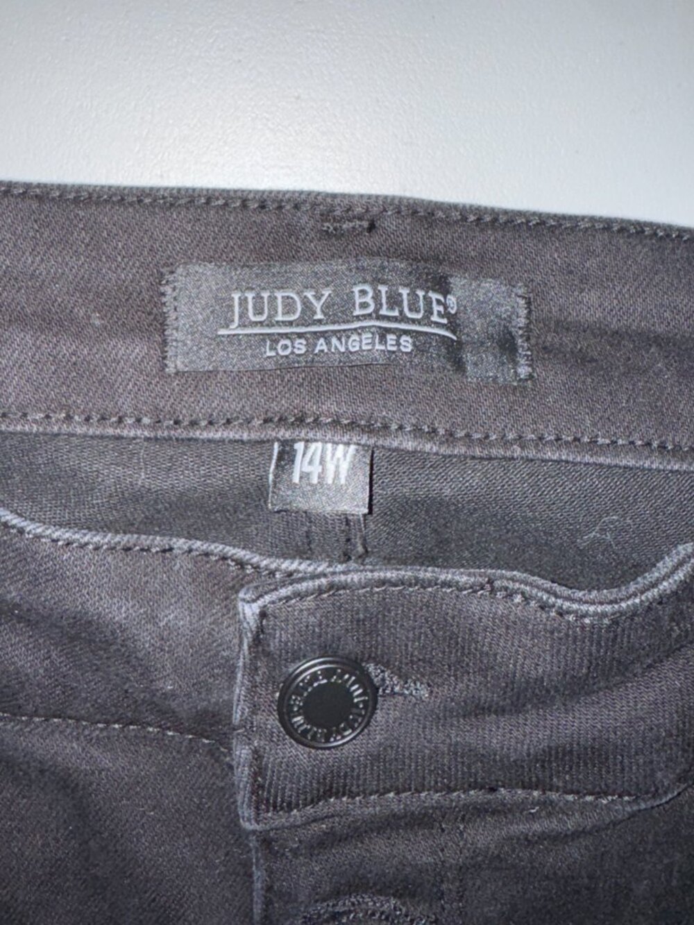 Judy Blue - Distrressed Raw Hem Cropped Wide Leg Jeans - Black - 14w - Picture 3 of 10